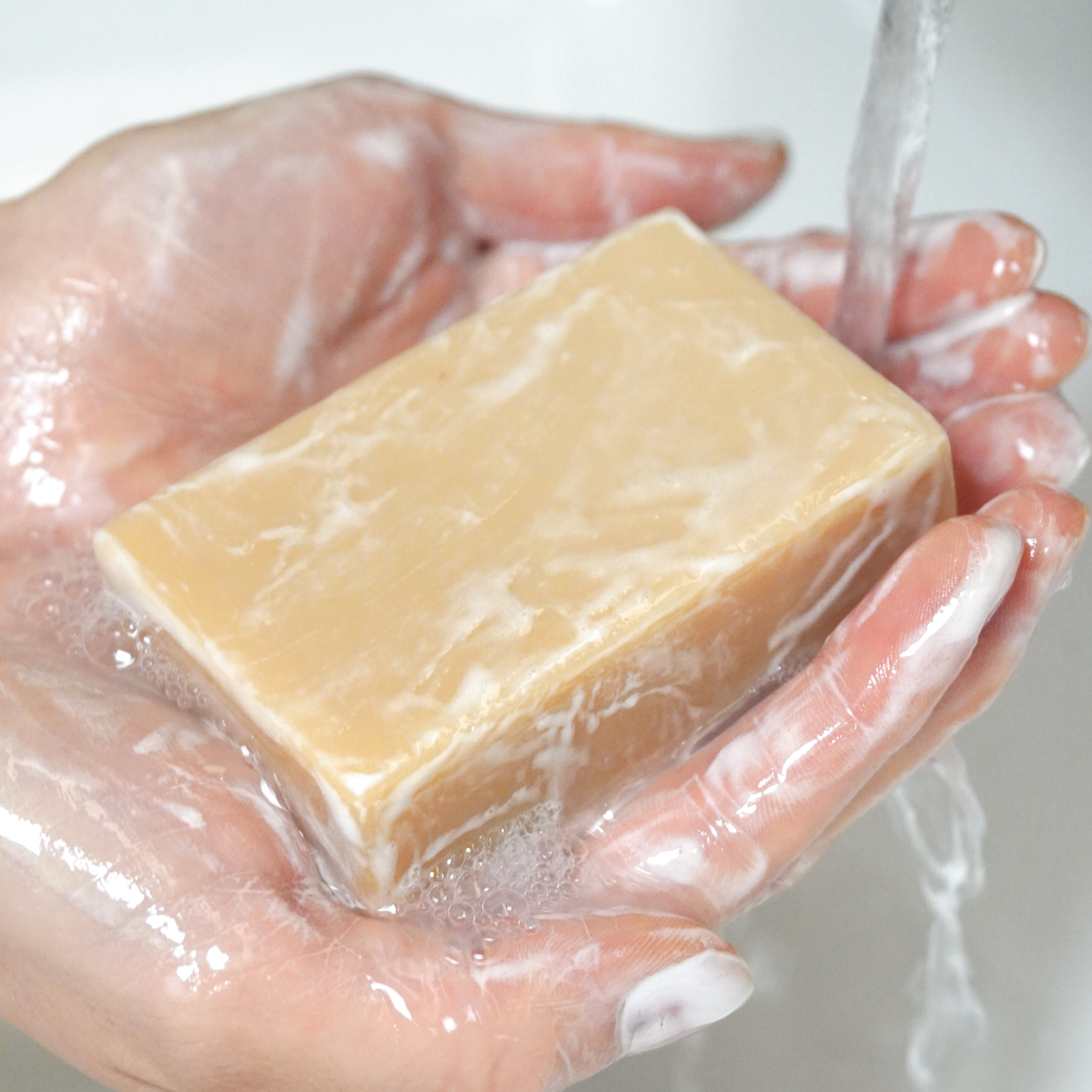 薩伊娜  椰子蜂蜜保濕手工皂4.5oz