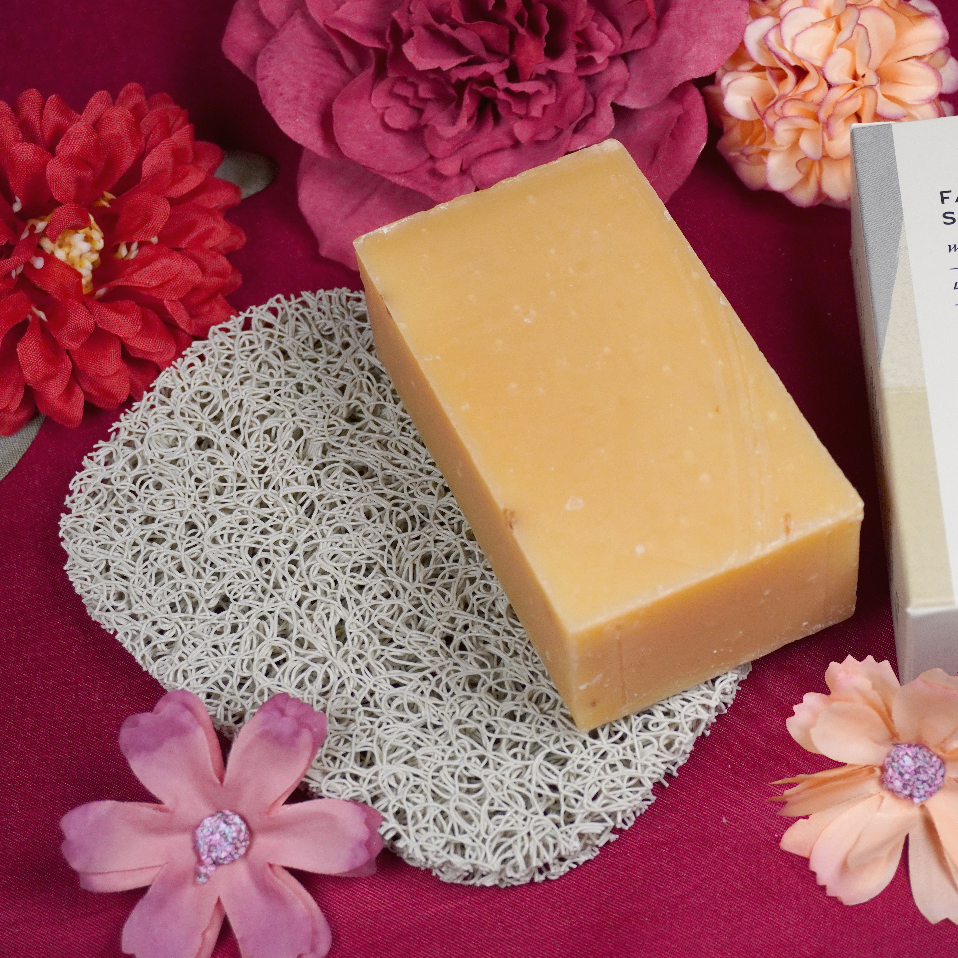 薩伊娜 保濕花香皂+99元 即贈香皂墊